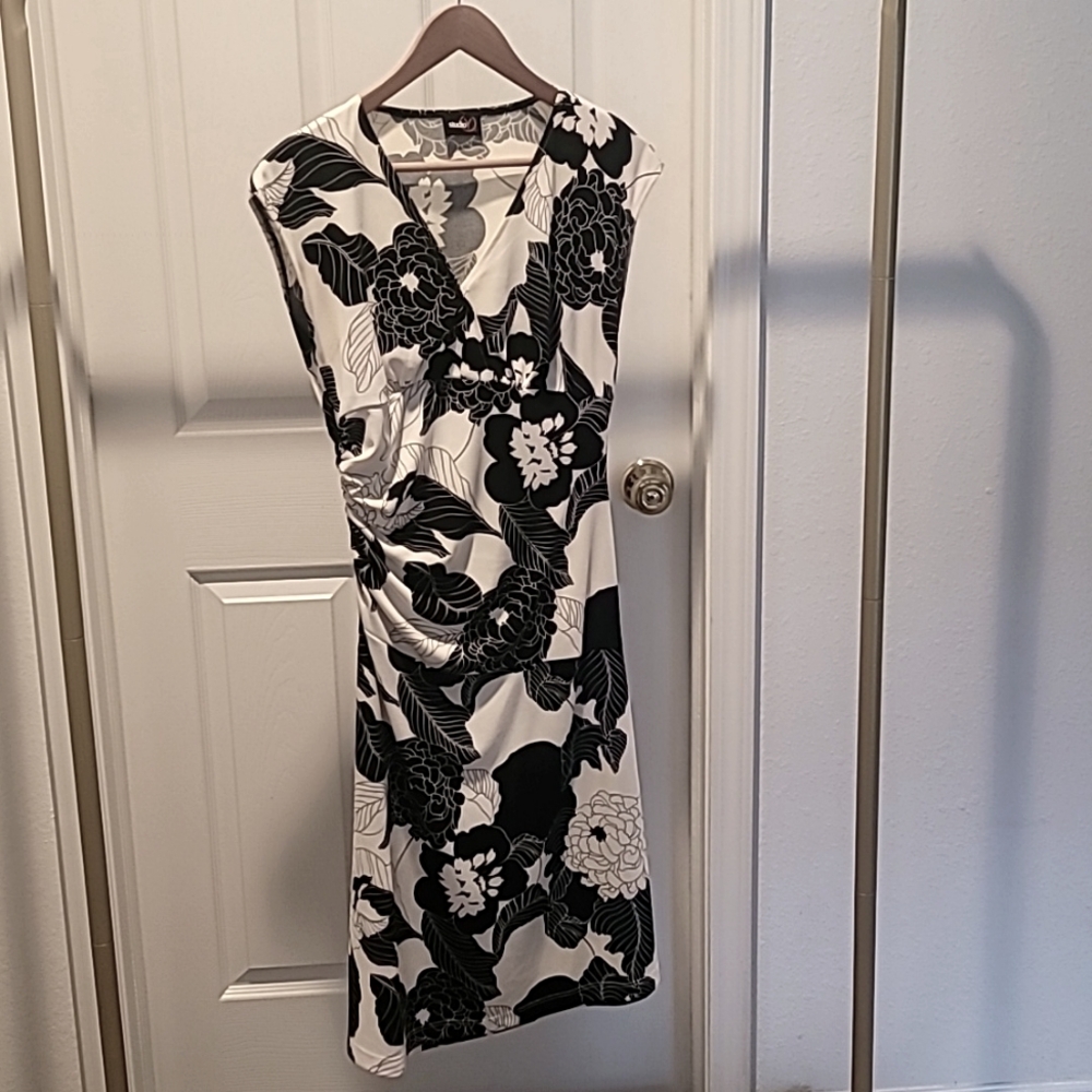 CCO ALL NEED TO GO!  Floral Black and White Dress